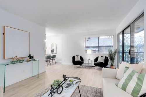 206-1622 Frances St, Vancouver, BC, V5L1Z4 | Card Image