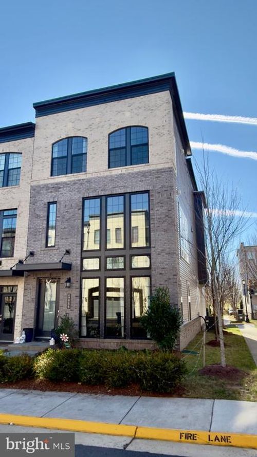 42299 Porter Ridge Ter, BRAMBLETON, VA, 20148-4907 | Card Image