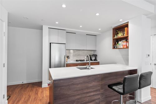 504-369 Tyee Rd, Victoria, BC, V9A0B6 | Card Image