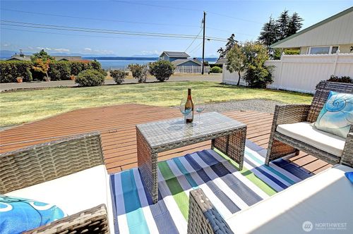 1530 Country Club Dr, Camano Island, WA, 98282-7604 | Card Image