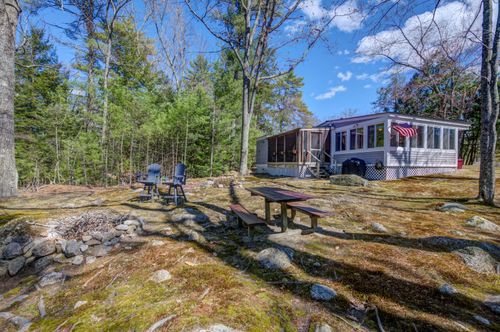 961 N High Street, Bridgton, ME, 04009 | Card Image