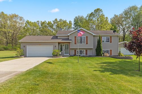 4710 Flat River Trl, Belding, MI, 48809-9716 | Card Image