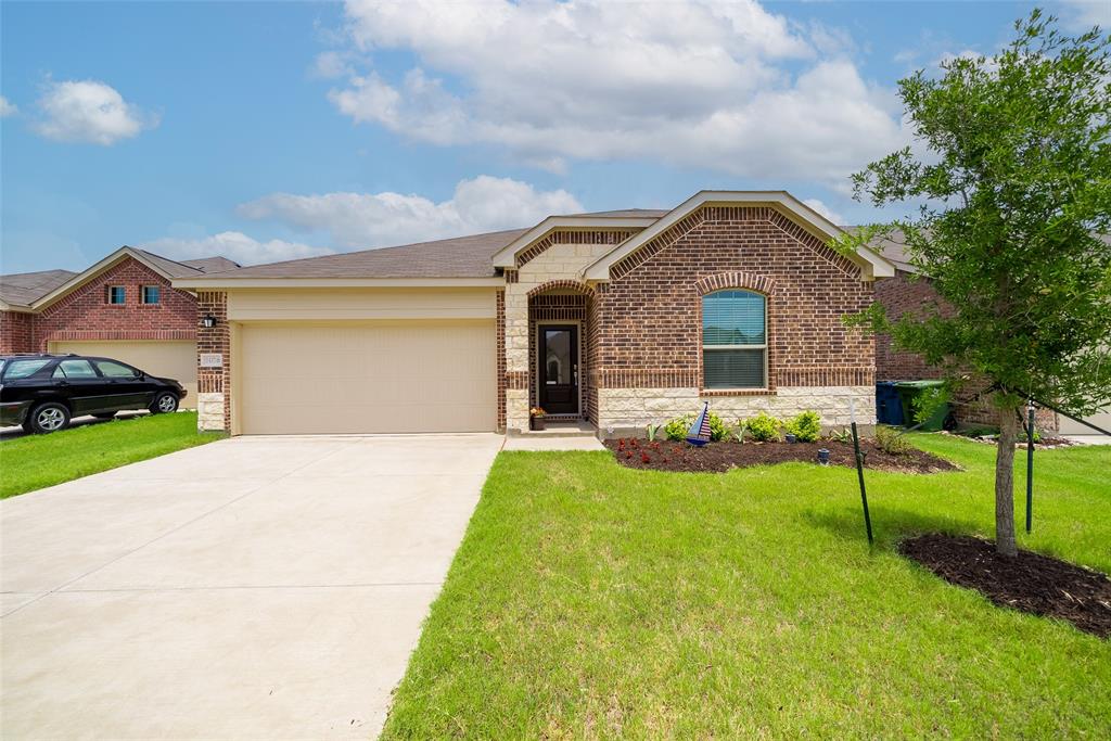 Aspen Meadows Ct, Aubrey, TX 76227