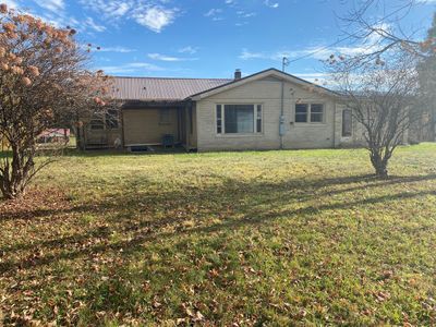 29301 Gov Gc Peery Hwy, House other with 3 bedrooms, 2 bathrooms and 3 parking in North Tazewell VA | Image 3