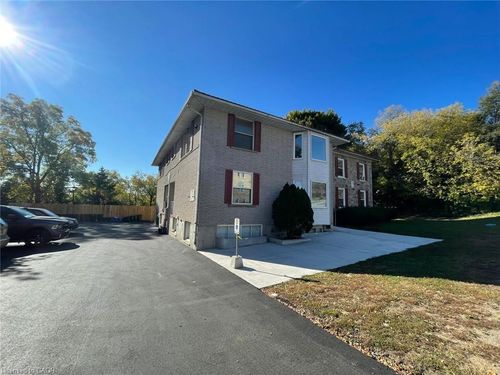 3-31 Cedar St, Cambridge, ON, N1S1T8 | Card Image