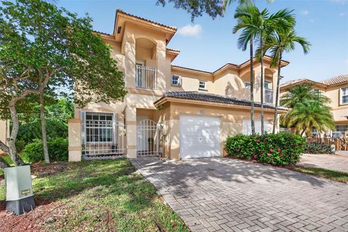 662 Nw 170th Ter, Pembroke Pines, FL, 33028 | Card Image