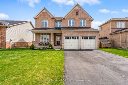 8720 Milomir St, Niagara Falls, ON, L2H0A7 | Card Image