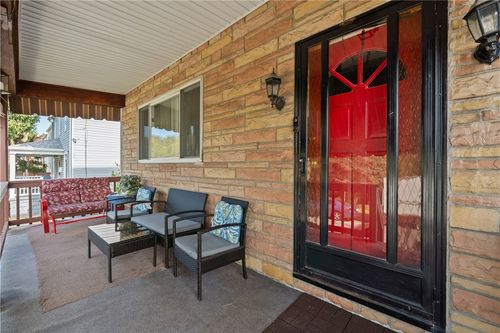 546 9th St, Pitcairn, PA, 15140-1231 | Card Image