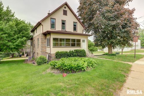 1845 S Bluff Blvd, Clinton, IA, 52732-6725 | Card Image