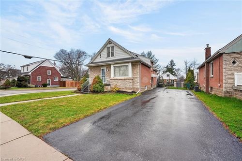 56 W 1st St, Hamilton, ON, L9C3C1 | Card Image