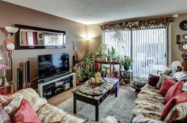 36 - 210 86 Avenue Se, Home with 4 bedrooms, 2 bathrooms and 1 parking in Calgary AB | Image 5