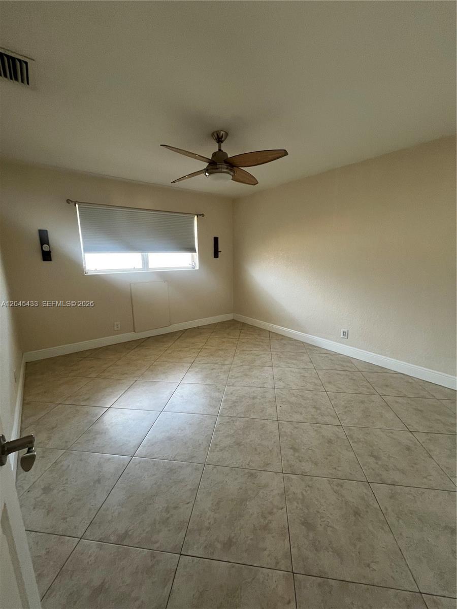 Residential Lease in North Miami Beach