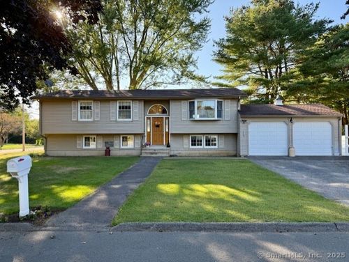 6 Vernon Ct, Milford, CT, 06461-2655 | Card Image