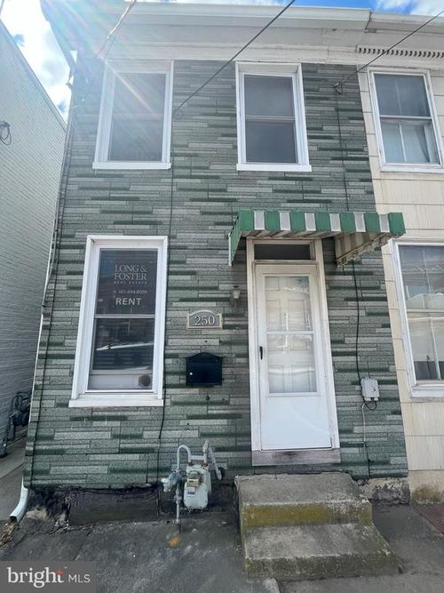 250 E 7th St, FREDERICK, MD, 21701-5228 | Card Image