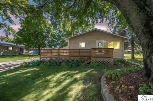705 9th Ave Nw, Waseca, MN, 56093-1816 | Card Image