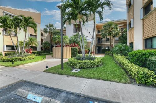 apt-103-6155 S Mirror Lake Dr, Sebastian, FL, 32958-8405 | Card Image