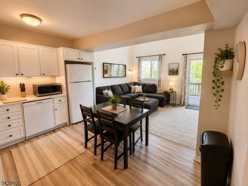 6-2 Port Royal Dr, Vernon, NJ, 07462-2544 | Card Image