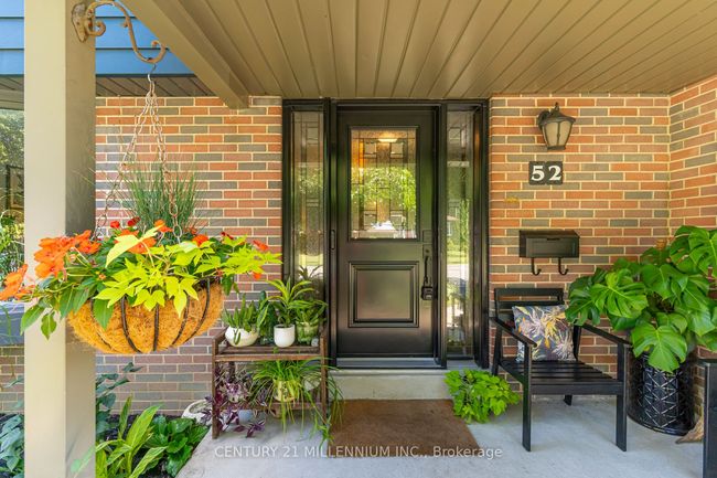 52 Greystone Cres, House other with 4 bedrooms, 2 bathrooms and 2 parking in Brampton ON | Image 4