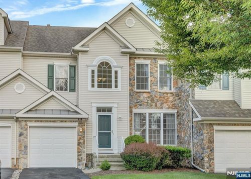 18 Mountain View Dr, Woodland Park, NJ, 07424-2652 | Card Image