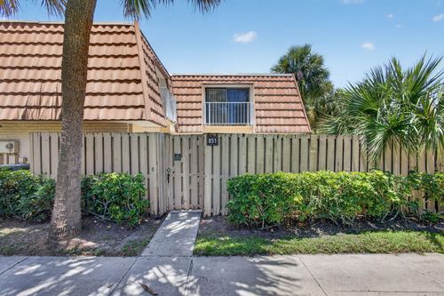 851 Blue Ridge Cir, West Palm Beach, FL, 33409-7618 | Card Image