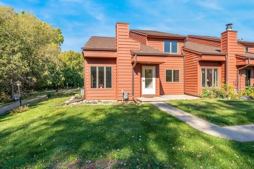 c-2240 Meadowbrook Court, OSHKOSH, WI, 54904 | Card Image