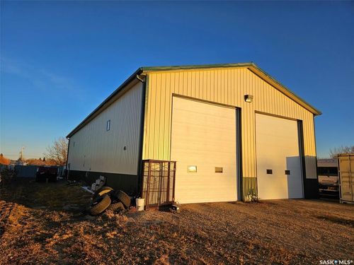 205 King St, Kisbey, SK, S0C0E1 | Card Image