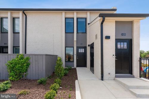 3-101-19520 Village Walk Dr, MONTGOMERY VILLAGE, MD, 20886-3059 | Card Image