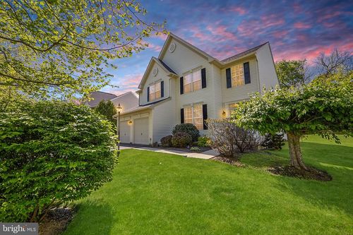 305 Mcfarland Dr, DOWNINGTOWN, PA, 19335-1386 | Card Image