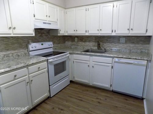 239-27 Newport Ct, Brick, NJ, 08724-2039 | Card Image