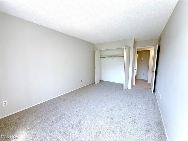953 Hampton Ridge Dr, Condo with 2 bedrooms, 2 bathrooms and null parking in Akron OH | Image 20