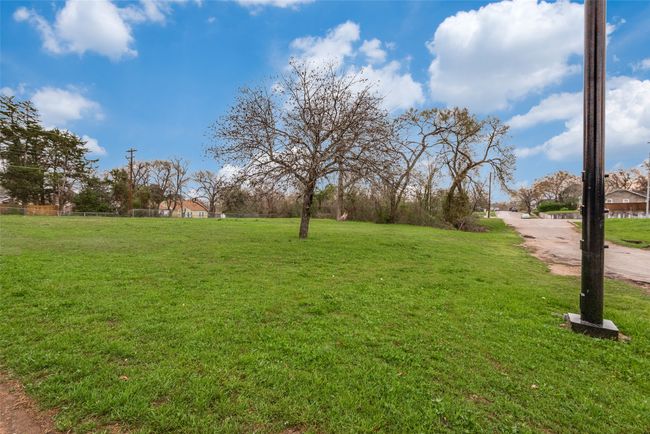 View of yard | Image 5