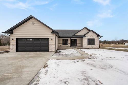 21164 Woodridge Lane, Shell Rock, IA, 50670 | Card Image
