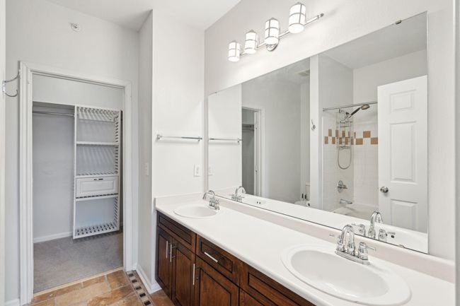 Bathroom | Image 15