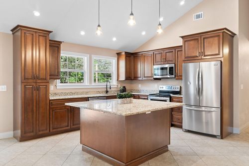 1836 Iris Ln, Navarre, FL, 32566-8313 | Card Image