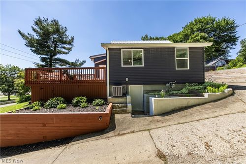 590 Pear Dr, Akron, OH, 44319 | Card Image