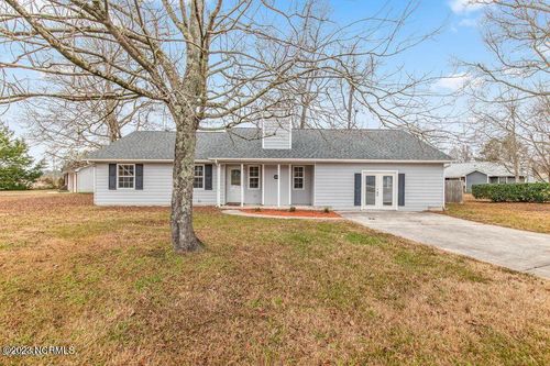 424 Singletree Dr, Jacksonville, NC, 28540-3372 | Card Image