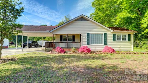 2403 W C St, Kannapolis, NC, 28081-9366 | Card Image