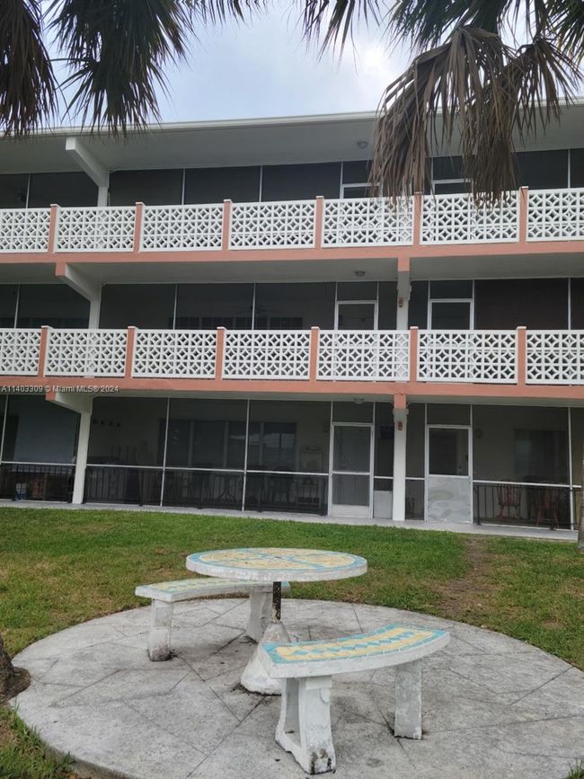 221 1430 Ne 170th St, For Sale in North Miami Beach Zoocasa
