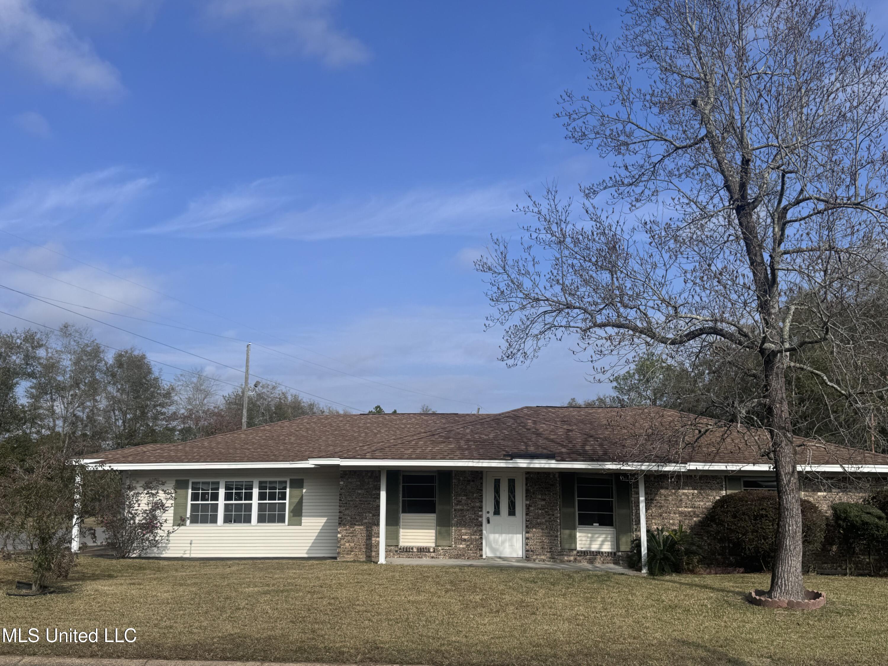 130 Darran St, Gulfport, MS 39503