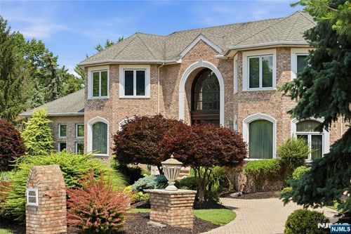 1 Wimbledon Ct, Cedar Grove, NJ, 07009-2045 | Card Image