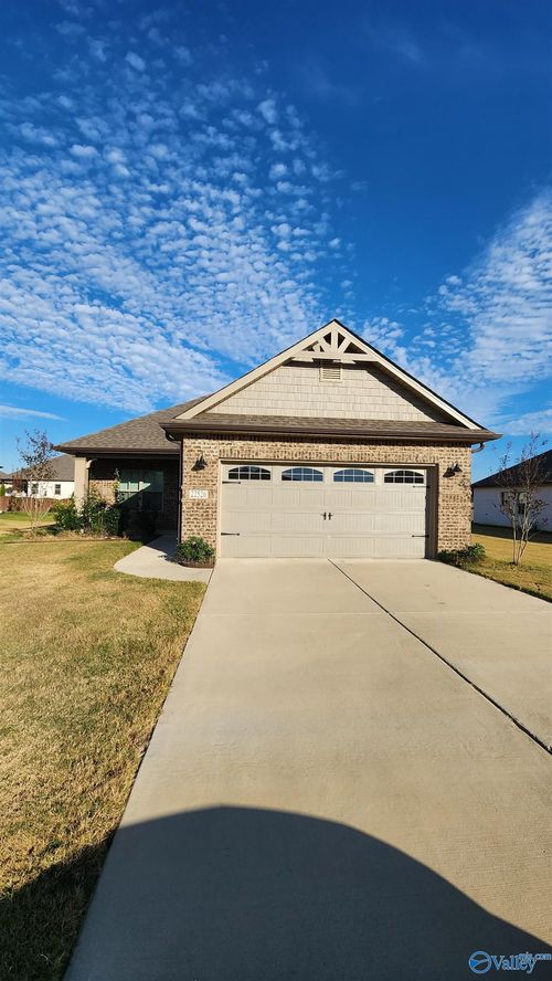 22526 Oakdale Ridge Ln, Athens, AL, 35613-6075 | Card Image