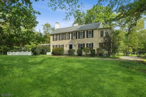 9 Wren Ct, Morristown, NJ, 07960-6325 | Card Image