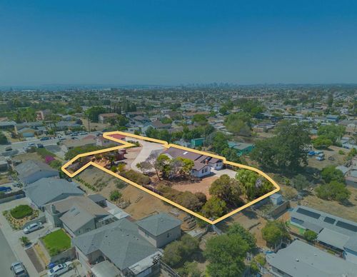 2125 Prospect St, National City, CA, 91950-6137 | Card Image