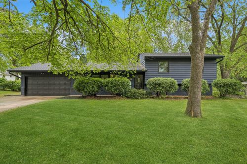 2500 Ensign Ave N, Golden Valley, MN, 55427-3105 | Card Image