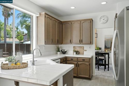 894 Stonewood Dr, Brentwood, CA, 94513-6127 | Card Image