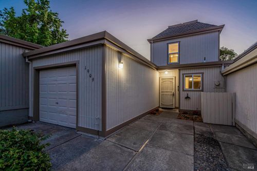1909 Knolls Dr, Santa Rosa, CA, 95405-8323 | Card Image