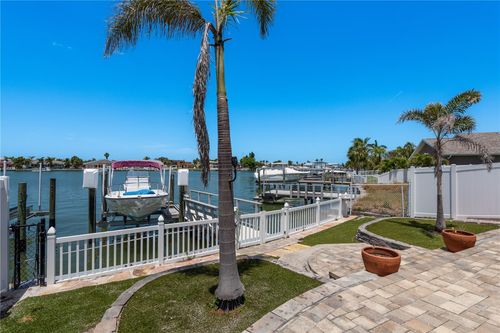 2202 Donato Dr, BELLEAIR BEACH, FL, 33786-3433 | Card Image