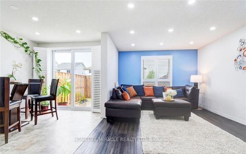 501 Highbrook Crt, Kitchener, ON, N2E3P4 | Card Image