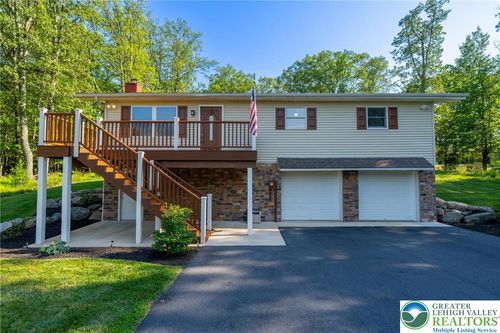 716 Front St, Bangor, PA, 18013-9574 | Card Image