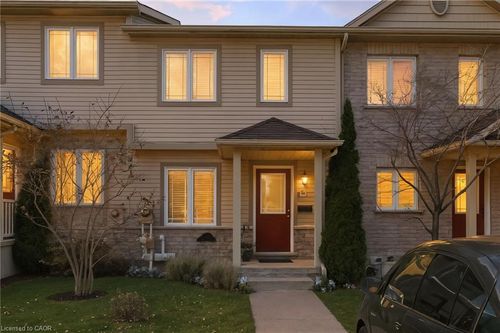 37-10 Foxglove Cres, Kitchener, ON, N2E0E1 | Card Image